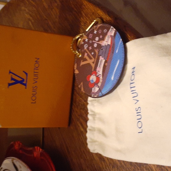 LOUIS VUITTON PURSE KEY CHARM HOLDER AUTHENTIC - Picture 8 of 8